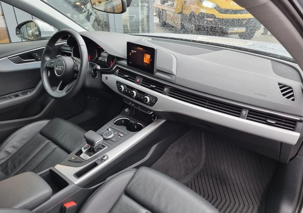 Audi A4 cena 97650 przebieg: 115000, rok produkcji 2019 z Suwałki małe 211